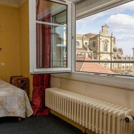 Hôtel de la Cloche SP Reims Esterno foto
