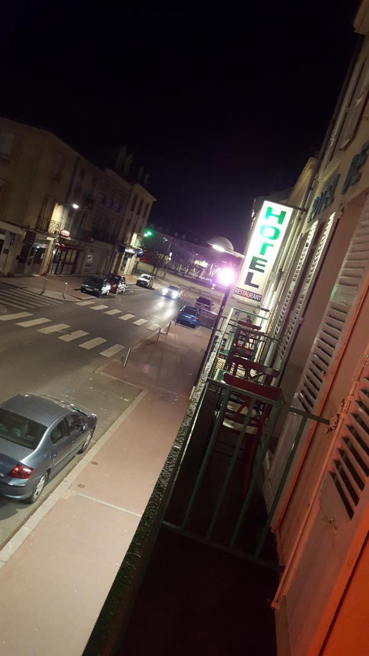 Hôtel de la Cloche SP Reims Esterno foto
